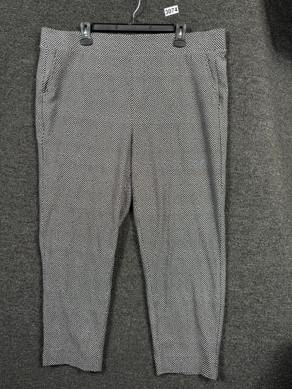 Studio by Torrid Dress Pants Womens 3 (22-24) Black Herringbone Ponte Trouser